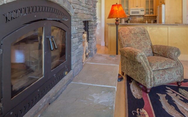 Big Sky - Crail Creek Retreat