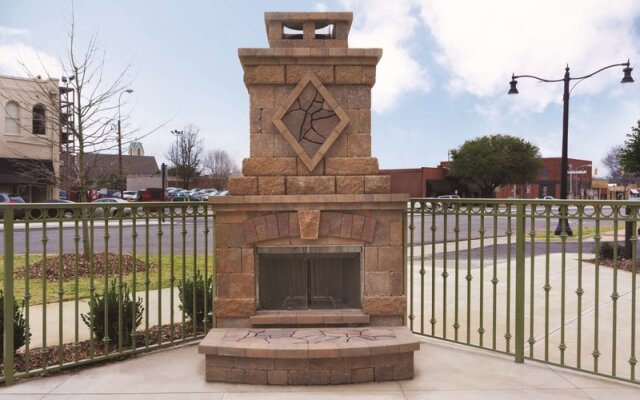 Embassy Suites Tuscaloosa Downtown