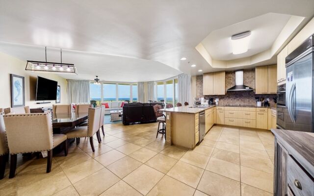 Crd0510 4 Bedroom Condo