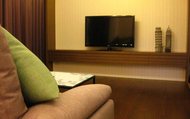 Champagne Hotel