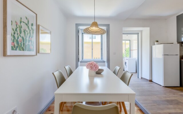 Alfama, Bright Spacious W/ Terrace Apartment, By TimeCooler