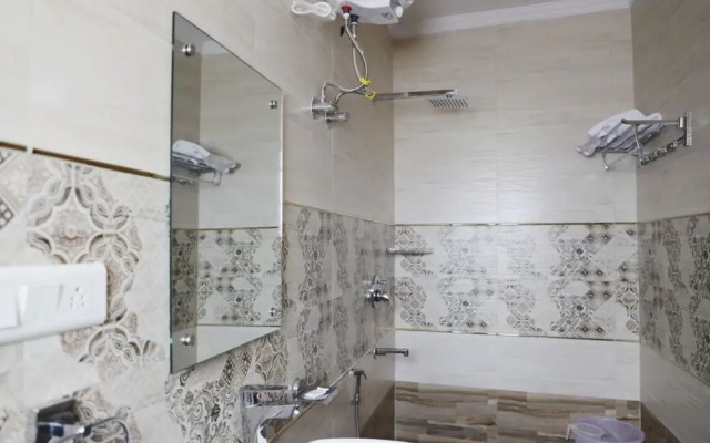Airport Hotel Shivaka Inn