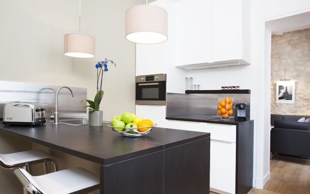 Luxury 2BDR Le Marais I by Livinparis
