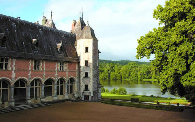 Chateau De La Verrerie