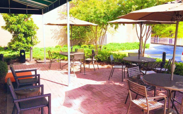 Hilton Garden Inn Birmingham/Lakeshore Drive