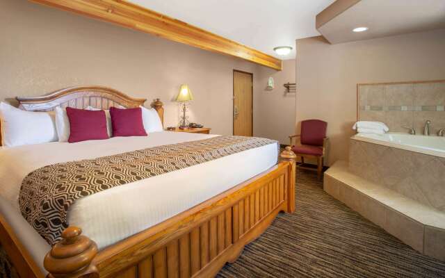 Super 8 by Wyndham Lewistown