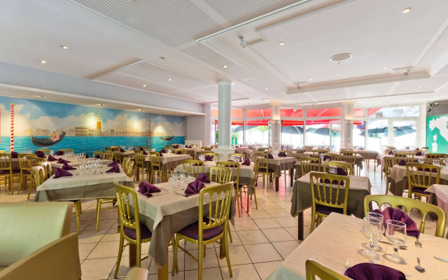 Hotel Novel Restaurant La Mamma