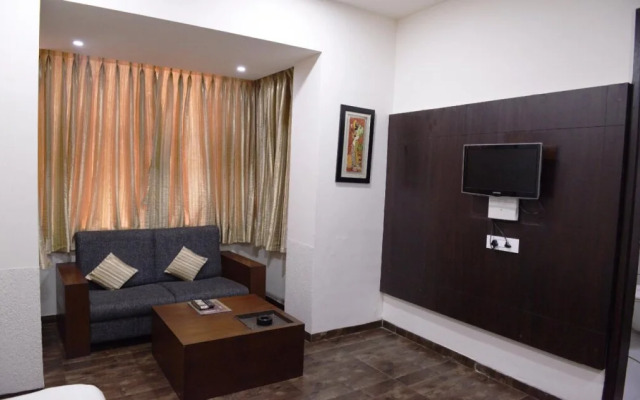 Hotel Palm View Residency