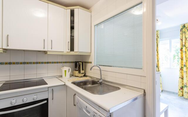 Lunamar 82 Apartment by GHR Rentals