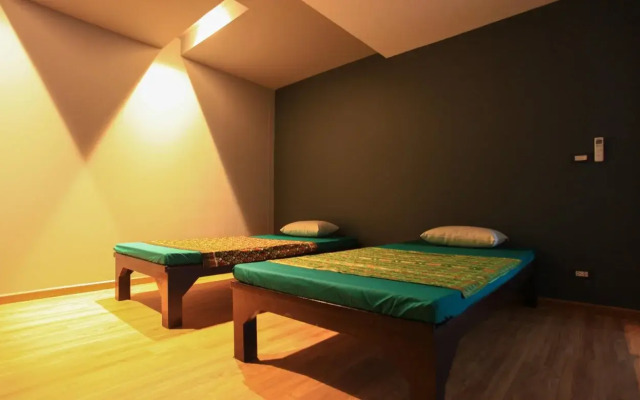 The Glory Gold Hotel