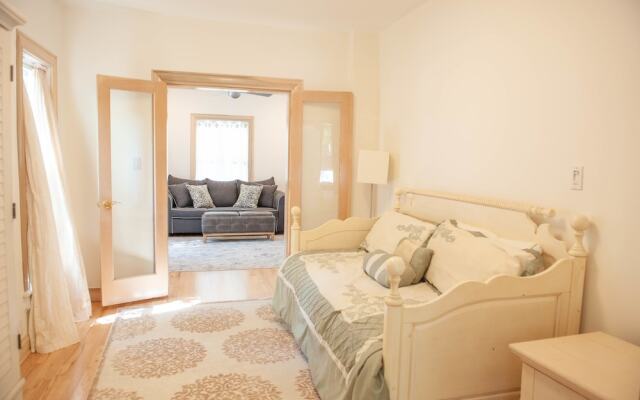 Boulder House on Mapleton Hill