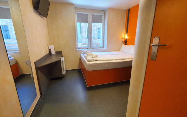 TL Hotel Budapest - Image 7