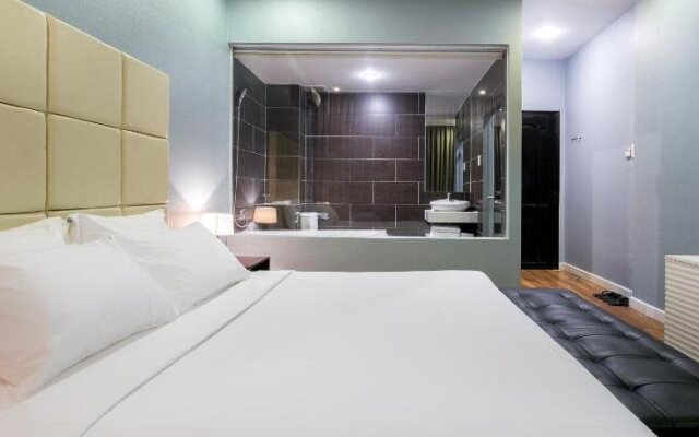 HANZ Friday City View Hotel