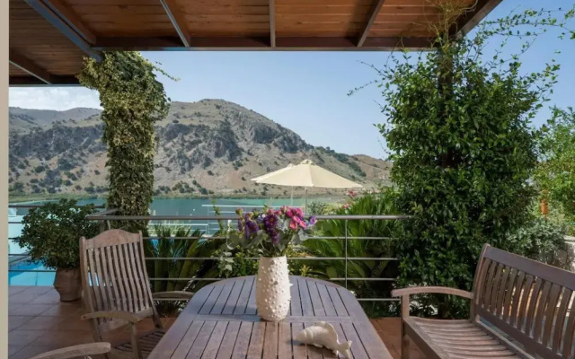 Villa Dafni Panoramic Lake View
