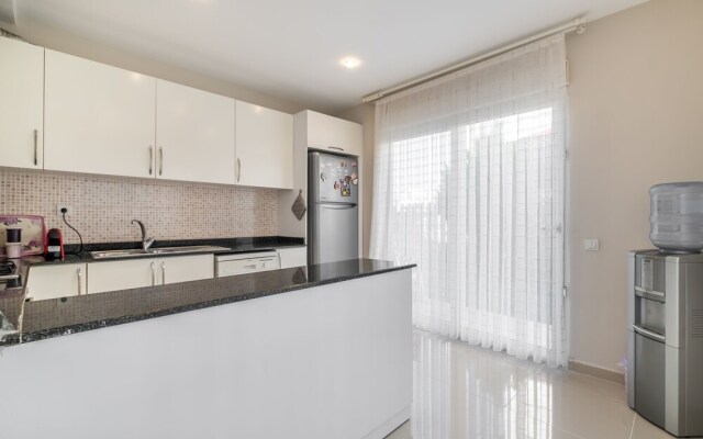 Villa Aris by Villatatilin