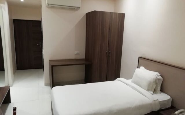 Hotel Ashish International