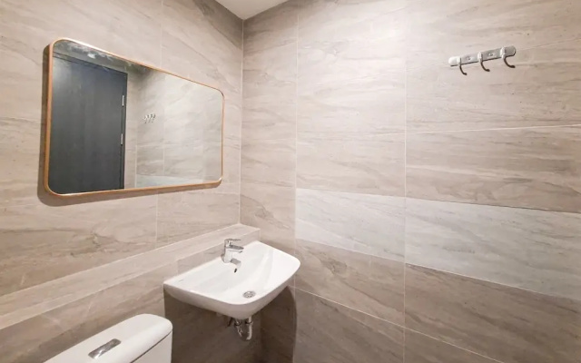1Br Near Alam Sutera Mall At Collins Boulevard Apartment