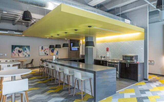 Spacious 1BR with Free Parking | Zen@Boss