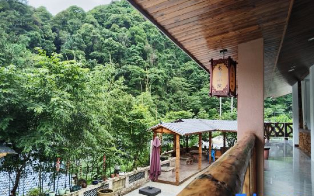 Longting Courtyard – Outside – Tongren