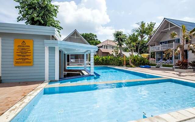 Seminyak Beach Hut