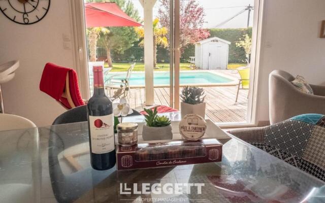 Beautiful Louisiana villa sleeps 6 with pool