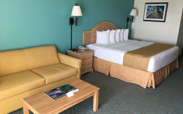 Tropical Winds Oceanfront Hotel