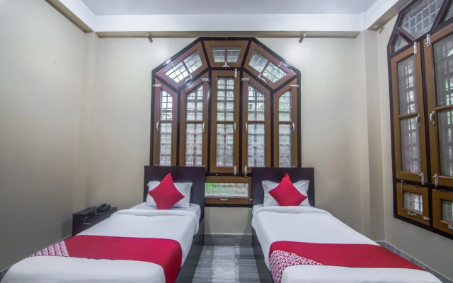 OYO 12808 Victoria Villa