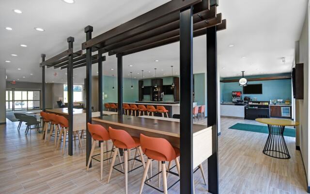 Holiday Inn Grand Rapids North - Walker, an IHG Hotel