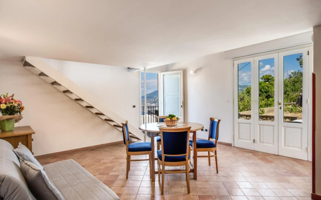 Villa Giulia amazing villa with pool, patio, bbq and sea views