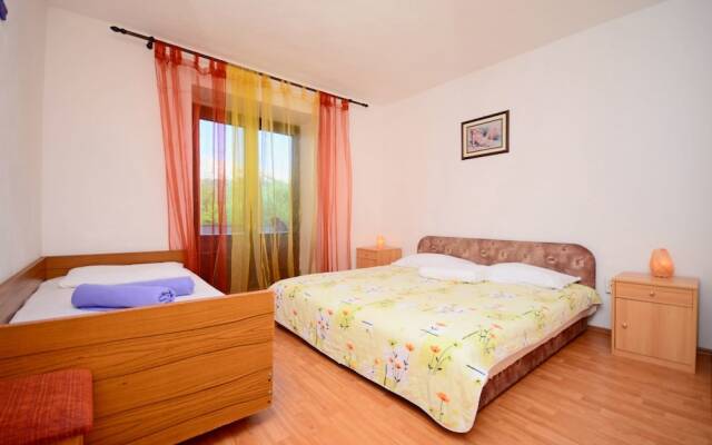 Apartments Mladen