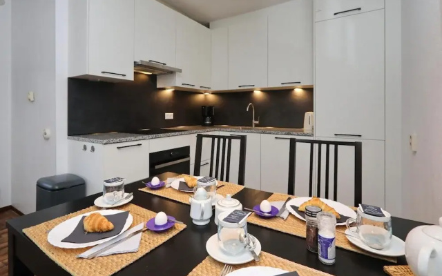 Spacious Holiday Home Near Forest