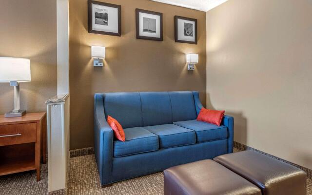 Comfort Suites Terre Haute University Area