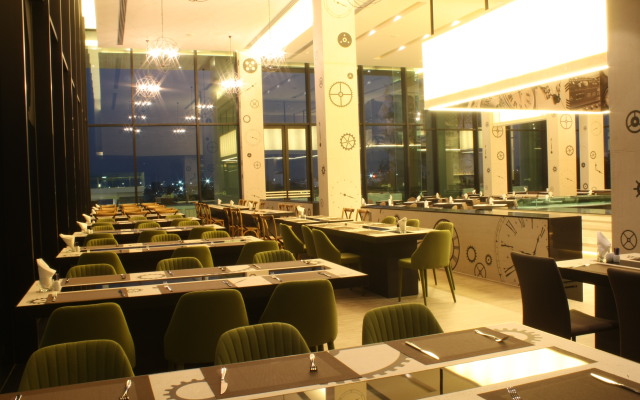 Tsix5 Phenomenal Hotel Pattaya