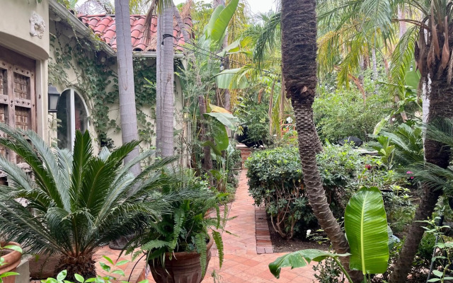 Beverly Hills Spanish Bed and Breakfast