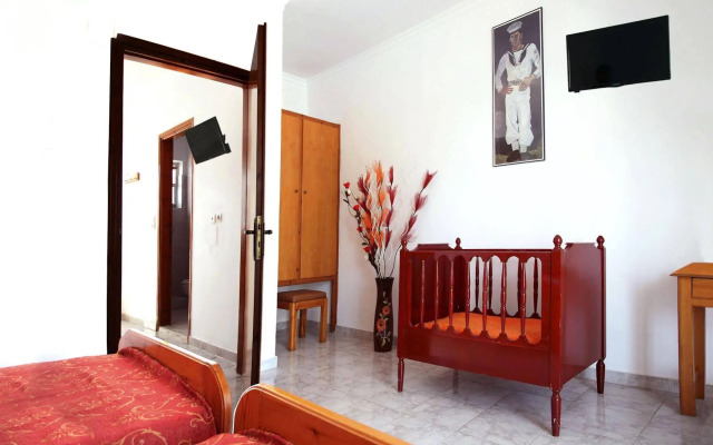 Yannis Yard Studios and Apartments