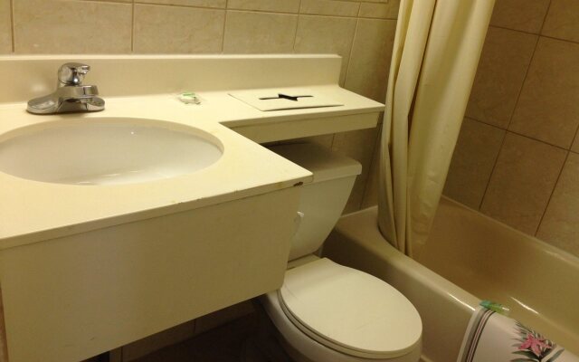 Red Carpet Inn & Suites