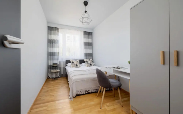 Family Katowice Apartment by Renters