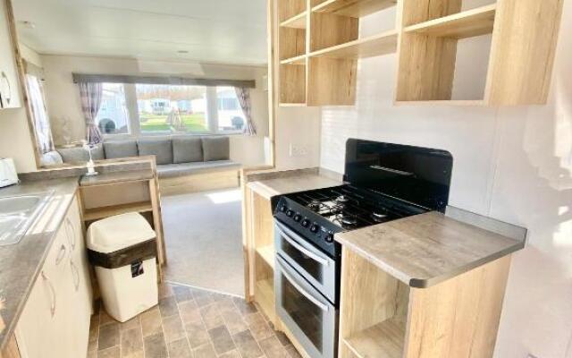 Thorpe Park Cleethorpes Caravan at Lakeside 84