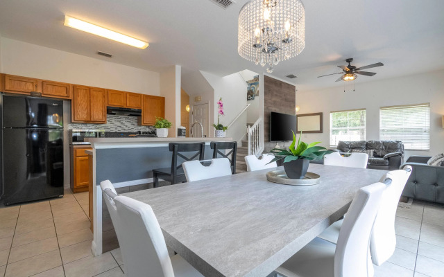 4 Bedrooms Close to Disney