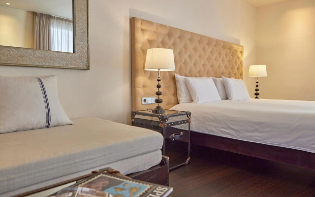 Puro Oasis Urban Hotel