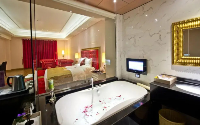 The Royal Pinnacle Hotel