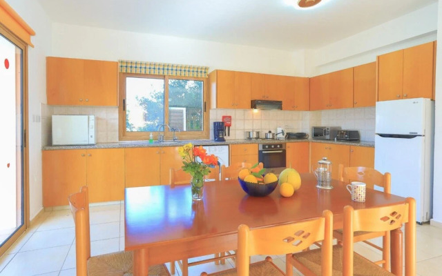 Villa Athina Finiki in Latchi