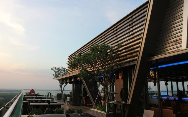 The Mira Central Park Hotel