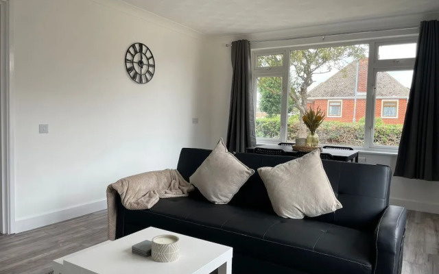 Gerrard Grove is Lovely 2-bed Bungalow in Clacton