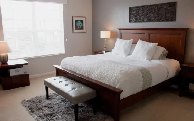 Vista Cay Gem 3 Bedroom Condo by RedAwning
