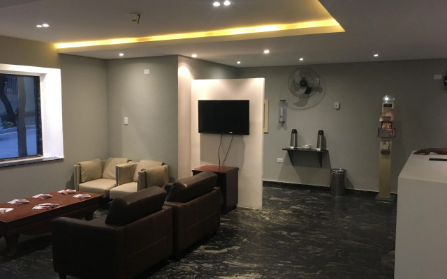 Hotel Cardim Plaza