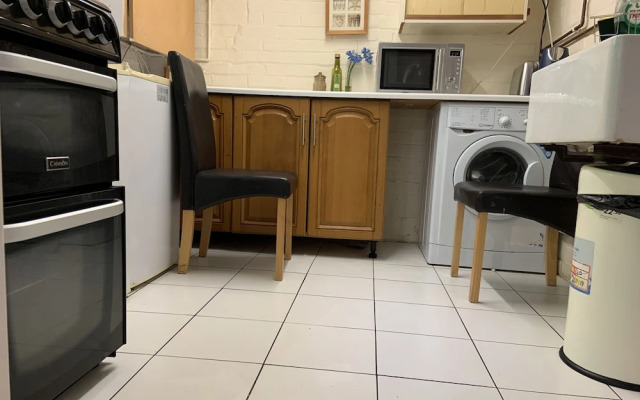 Economical 2BR Small Furnished Annex-high Wycombe