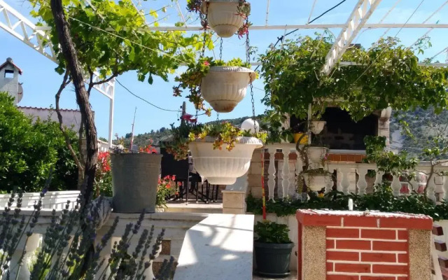 Romantic Apartment With Sea View Vinišće, Dalmatia