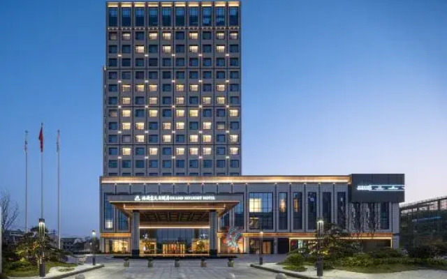 Grand Skylight Hotel Huangmei