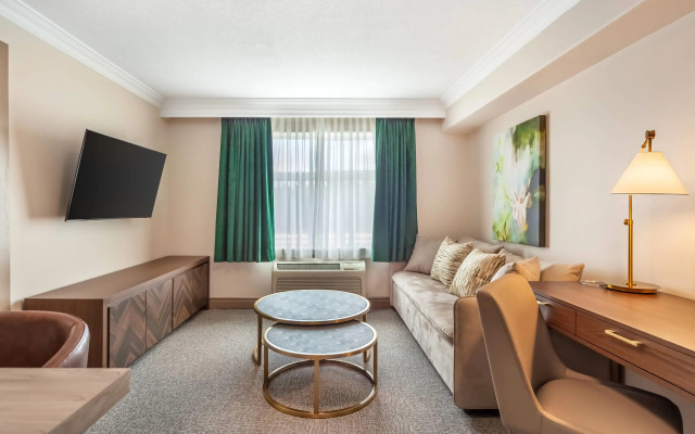 Velora Hinton, Ascend Hotel Collection